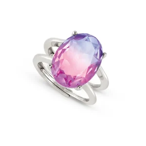 Moderner Ring in Silberoptik mit offenem Doppelring-Design und großem facettiertem Kristall. Der ovale Stein begeistert mit einem harmonischen Farbverlauf von Rosa zu Violett und sorgt für einen ausdrucksstarken, eleganten Look. Ein auffälliges Schmuckstück mit besonderer Farbwirkung.
