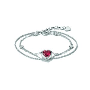 Elegantes zweireihiges Armband in Silberoptik mit herzförmigem rotem Kristall als Mittelpunkt, verziert mit kleinen weißen Zirkonia-Elementen und verstellbarem Verschluss