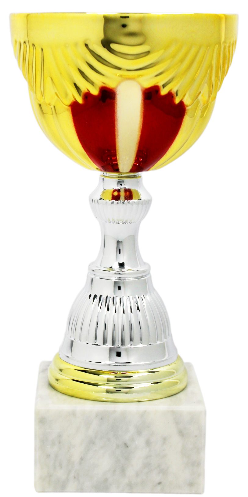 Goldener Pokal mit silbernem Stiel auf weißem Marmorsockel