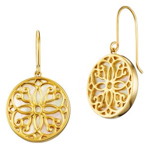 Goldene Ohrhänger mit runder, filigraner Ornamentstruktur auf schimmerndem Perlmutt und elegantem Ohrhaken in zeitlosem Design.