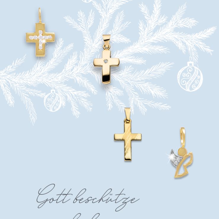 Vier goldene Anhänger in Kreuz- und Engelsform vor hellblauem Hintergrund mit weißen Weihnachtsornamenten und dem Schriftzug 'Gott beschütze dich'